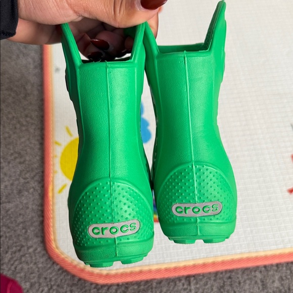 CROCS Kids Vibrant Green Rain Boots - Picture 4 of 4